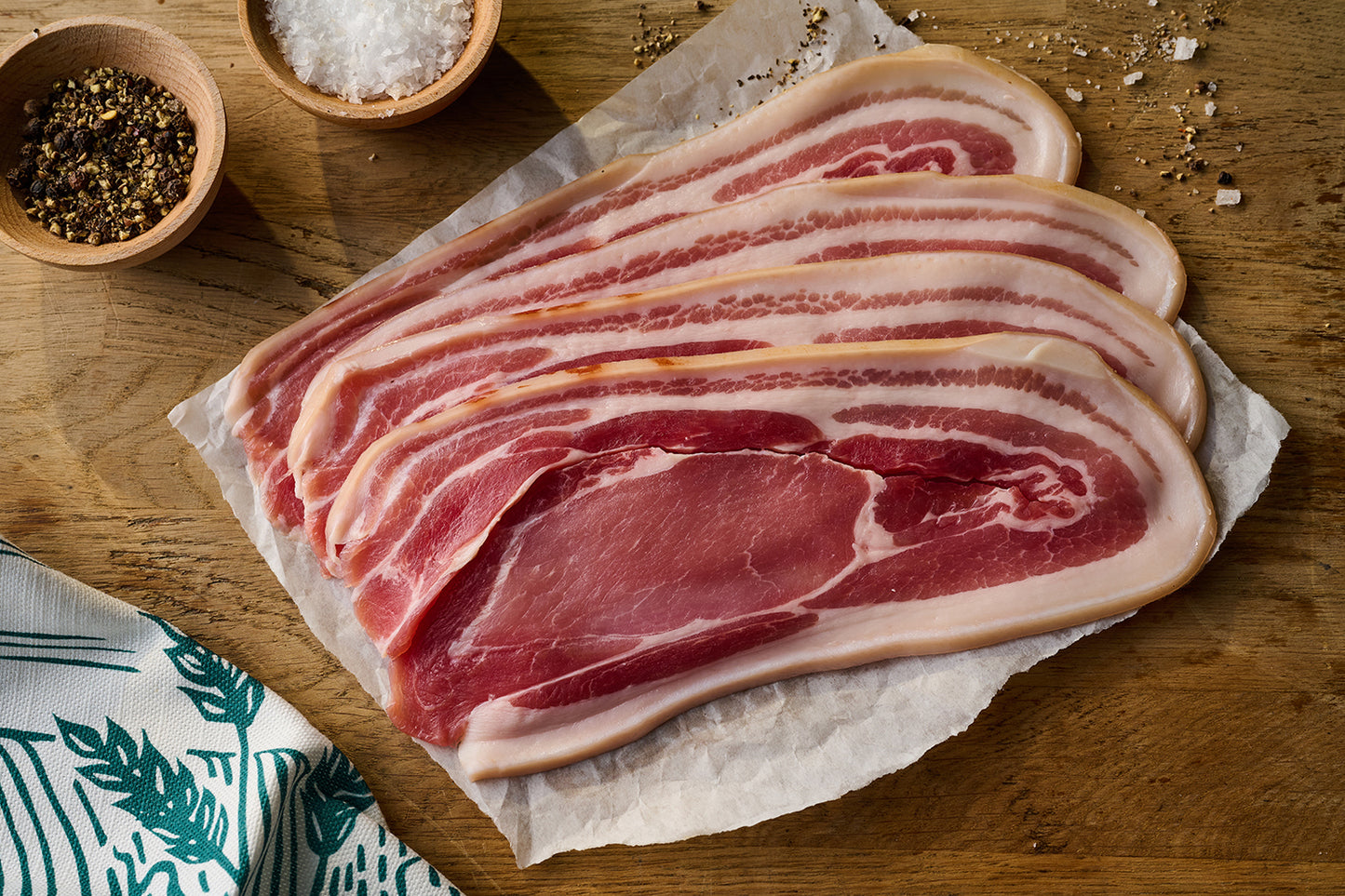 Old-Fashioned Rind-On Middle Bacon