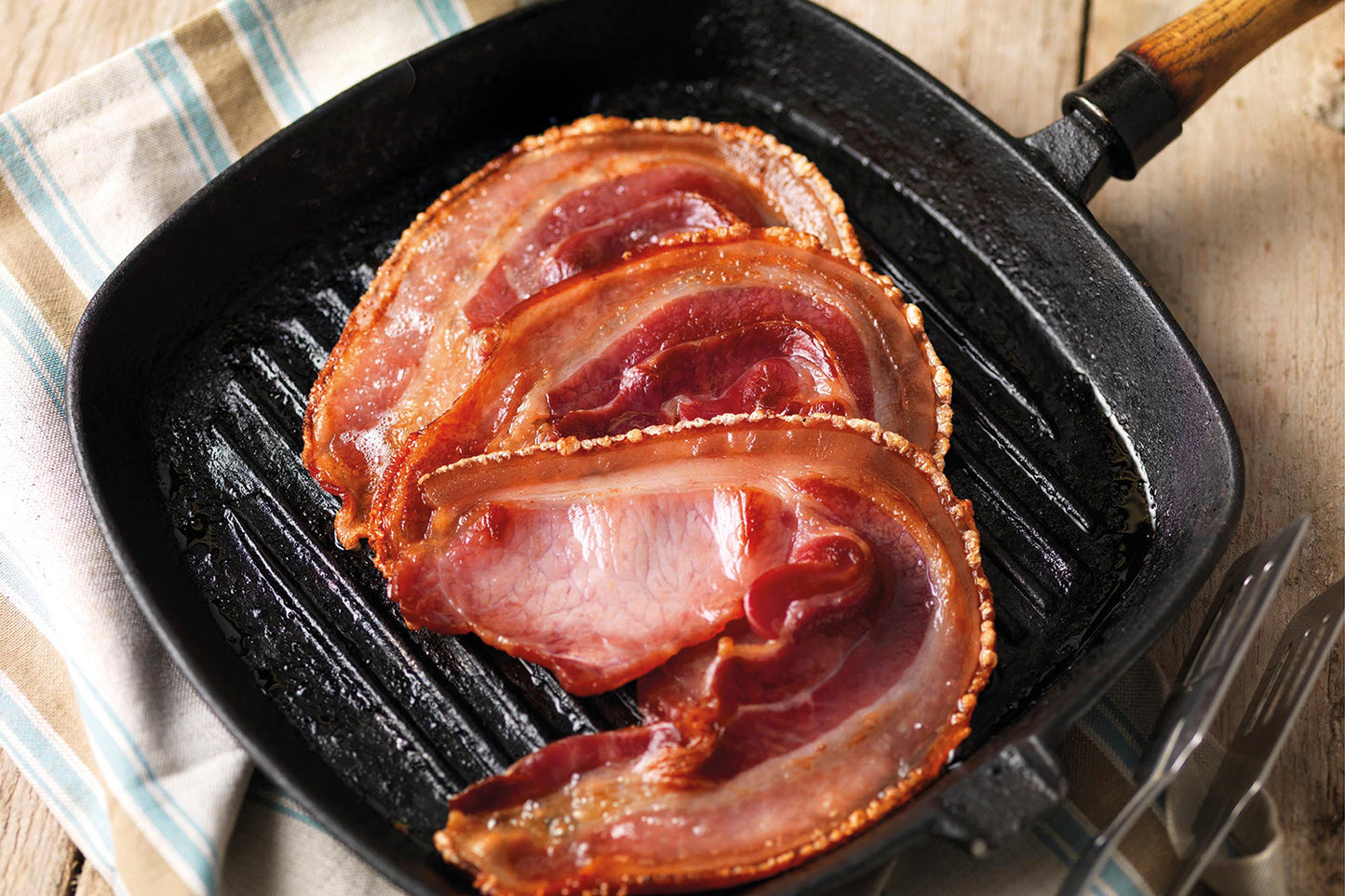 Old-Fashioned Rind-On Middle Bacon