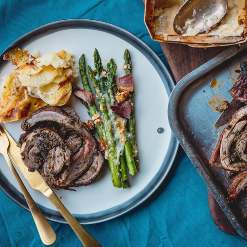 Lambchetta with asparagus and crispy bacon
