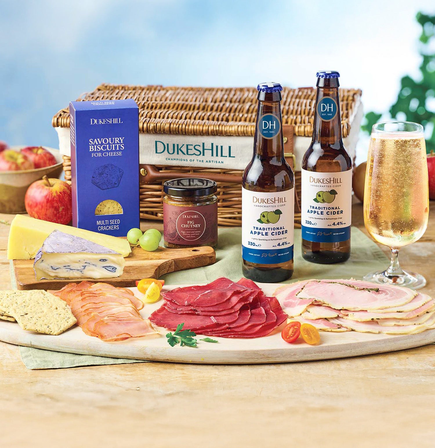Apple Cider Picnic Hamper
