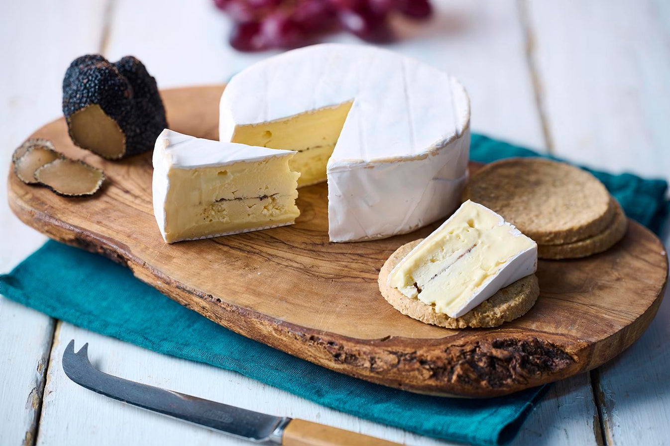 Hollis Mead Truffle Brie 250g DukesHill British Cheese