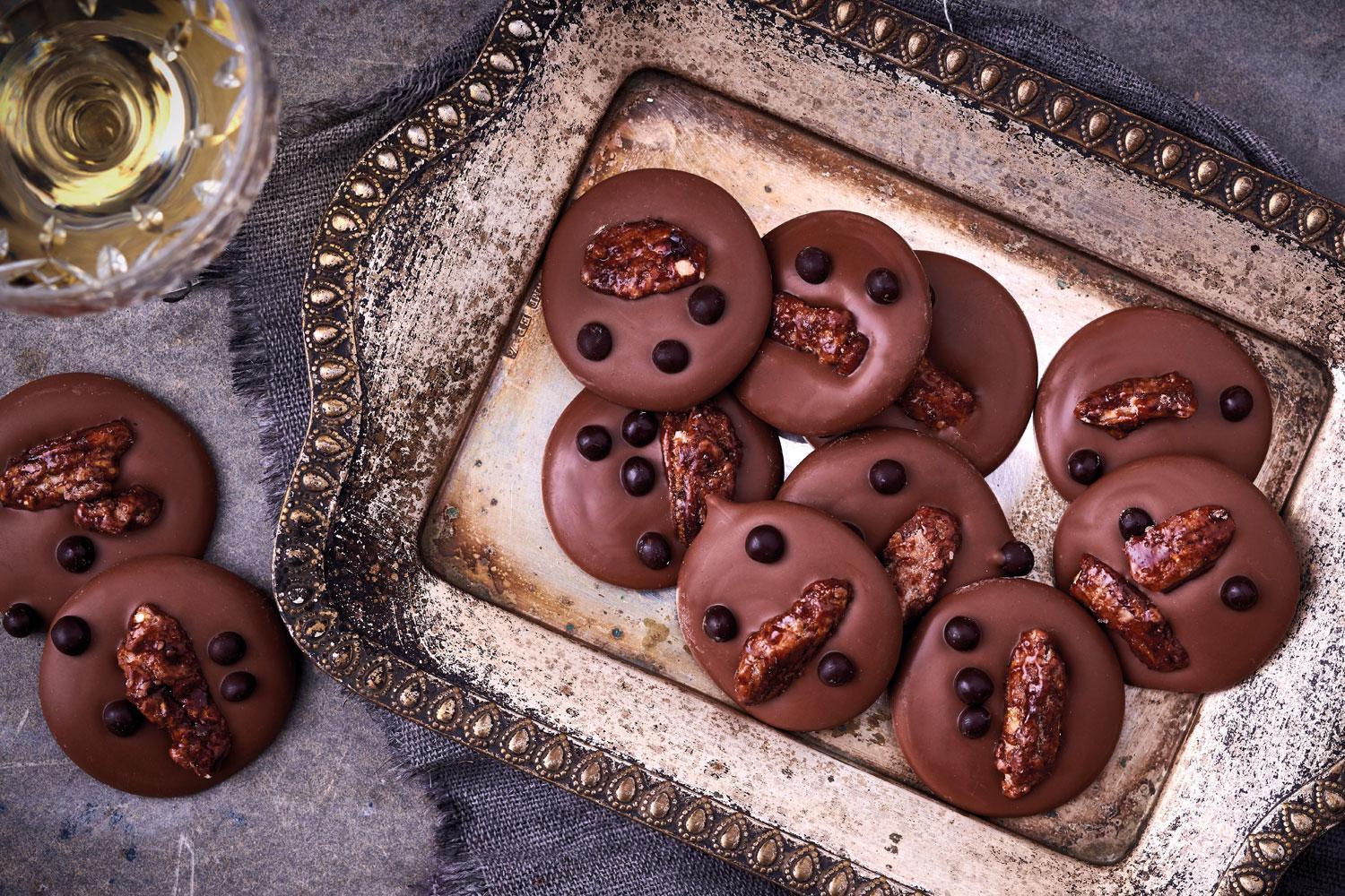 Milk Chocolate, Crunchy Biscuit & Caramelised Pecan Mendiants - DukesHill